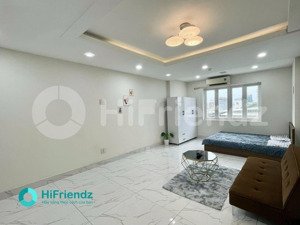 phòng đẹp full nội thất - cửa sổ trời - thang máy - mặt tiền lý chiêu hoàng q6 gần mega bình phú