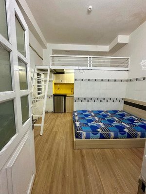 duplex gác cao ngay khu ẩm thực nguyễn gia trí, chỉ mất 5p qua đại học hutech