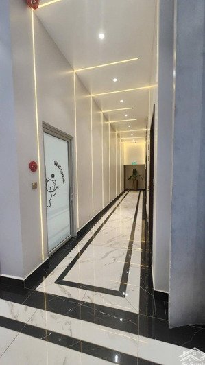 cho thuê mặt bằng lê hồng phong giá tốt tòa nhà đẹp, ban công rộng