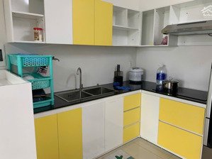 cho thuê căn góc 3 pn 2 ban công full nội thất giá 8tr5. alo xem nhà