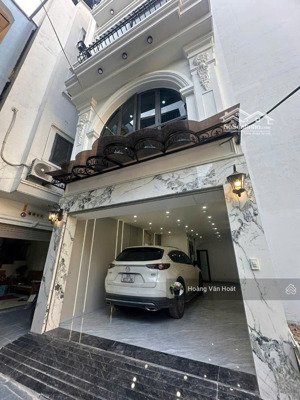 bán nhà đối diện aeon long biên. gara ô tô - thang máy - 42m x 6t. lh 