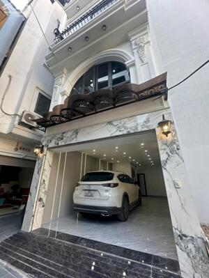 Bán Nhà Đối diện Aeon Long Biên. Gara Ô tô - Thang Máy - 42m x 6T. Lh 0965858116