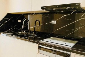 căn hộ 1 ngủ dt 50 m2 trung tâm hòn gai