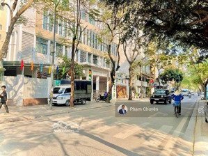 bán nhà đỗ quang, mặt tiền rộng, em mặt phố, nội thất xịn ở ngay, 45m2, hơn 14 tỷ