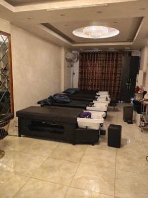 bán ngà trung tâm đống đa, thang máy, vỉa hè,2 mặt phố, dt 56m, 7 tầng thang máy, giá 44,5 tỷ.