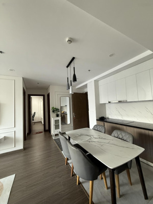 rẻ nhất fpt plaza 2, tầng 24 hướng nam, nhà còn mới, đầy đủ nội thất, thiết kế hiện đại