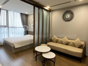 chủ nhà gửi cho thuê studio vinhomes westpoint w2 tầng trung 40m2 15tr 02/03 vào
