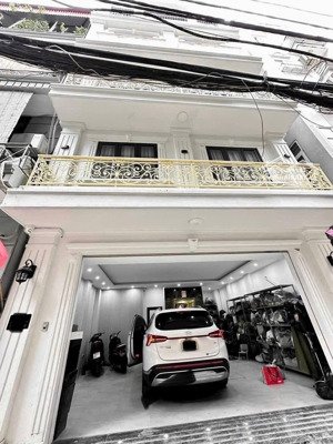 chủ cần bán gấp. nhà đẹp, pháp lý chuẩn, chính chủ ko lỗi phong thuỷ