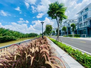 cần bán căn nhà 4 tầng - 102m2 mặt tiền đường 25m- nhà mới 100%- ngân hàng cho vay 70%