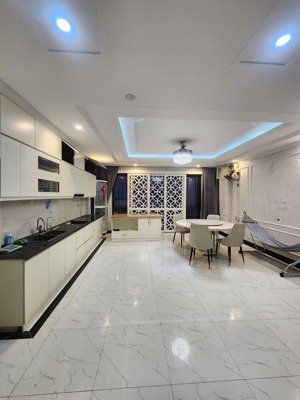 bán nhà khu phân lô liên cơ_lô góc_ôtô vào nhà_ngõ thông tứ phía_kinh doanh_5m ra ô tô tránh