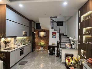 cần bán nhà ngọc hà 35m 5 tầng 7.9 tỷ