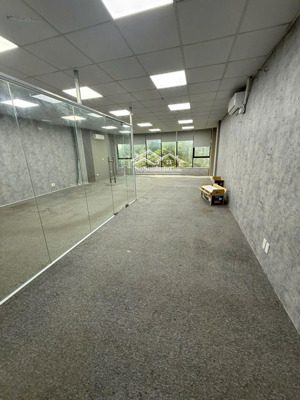 chính chủ cho thuê gấp văn phòng tại nguyễn tuân 60m² giá 9 triệu/tháng (vào được luôn)