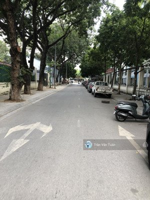 nhà phân lô nguyễn văn huyên cạnh công viên nghĩa đô, 40m2 6t thang máy, oto đỗ cửa, giá 13.5 tỷ