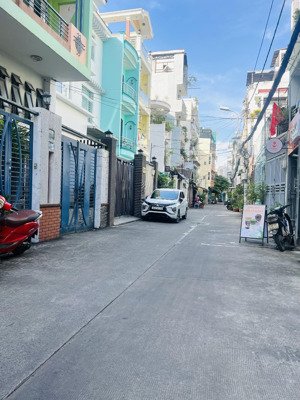 bán nhà quận 10 ,hẻm xe tải tránh-1 đời chủ , đường thành thái -45m2 (5x9) - 3 tầng -3pn -10.x tỷ