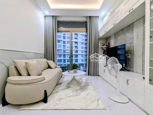 bán căn hộ midtown 2pn giá 9,75 tỷ thương lượng full nội thất, ô xe hầm. lh lan 