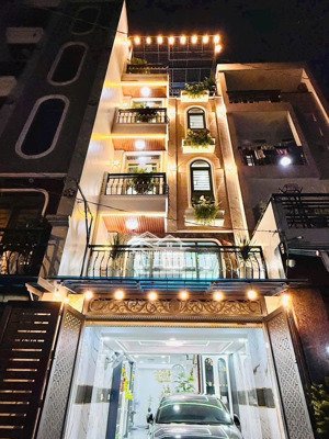 giá 7tỷ890 - lên sóng siêu phẩm 1 trục. khu nhà đồng bộ. nguyễn tư giản vị trí siêu đẹp