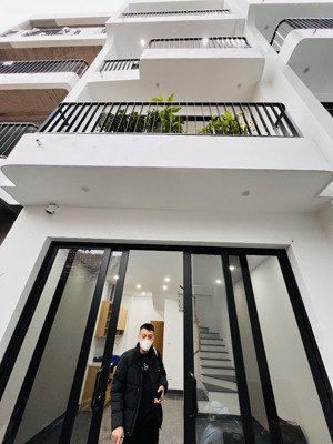 nhỉnh 4 tỷ có ngay nhà 4 tầng đồng nhân, đông la - cách đường ô tô chỉ 20m