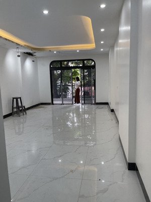 cho thuê lk 90m2 x 5 tầng tại khu đô thị mới văn phú, 28 triệu có thang máy