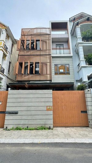 cho thuê biệt thự 2 đường hoa đào, phường 2, quận phú nhuận, dt 8x18m, hầm trệt 2 lầu, giá 95tr