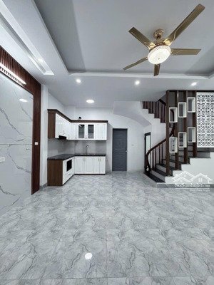 nhà mới 5 tầng việt hưng trung tâm phố gần vinhomes giá cực hiếm chỉ hơn 6tỷ nhận nhà ở ngay