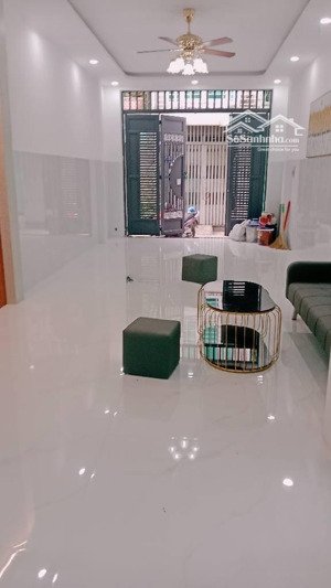 bán nhà riêng tại lê thúc hoạch, giá cực chất 5,75 tỷ, 45m2, 2pn, 1wc, view đẹp ,nhà mới vào ở ngay