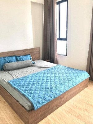 bán căn hộ 76m2 = 2pn - 2wc. view sông . giá 3 tỷ 200 triệu. lh mr. tùng 