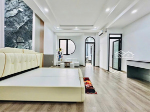 cần ra đi gấp nhà hẻm trường sa, p. 14, q. 3. giá: 3,960 tỷ. 68m2. 1 trệt 1 lầu, sổ hồng riêng