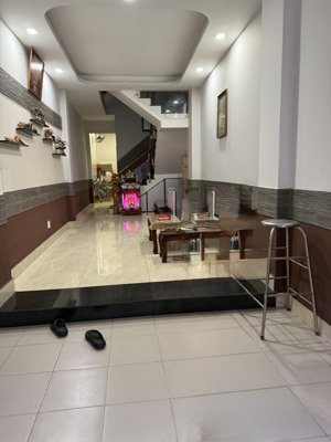 bán nhà mặt tiền 10m bình đăng, p 6 cũ, p bình đông. q 8. lh: phú!