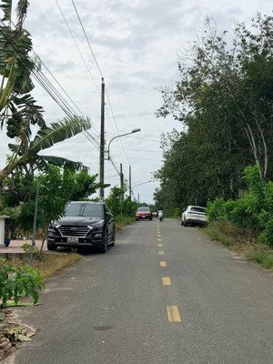 chủ kí gửi lô đất trong kdc long nguyên, dt 229,8m2 thổ cư sẵn, mặt tiền đường nhựa, shr, chủ ngộp