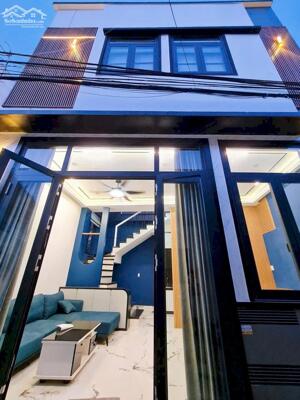 Nhà lầu xây mới Full nội thất - Góc 2 mặt tiền - Cách đại học Y Dược Cần Thơ 900m