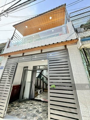 nhà đẹp shr 5m x 10m. đúc 1 lầu tặng full nội thất 1/ ngắn đường thới an 11