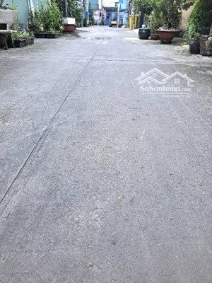 nhà cấp 4 gần mặt tiền đường trường chinh, dt 181m2 (4.5 x 40) nở hậu 5.1m; gần cầu tham lương.