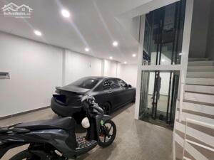 Bán nhà Võng Thị 50m2 nhà đẹp ở ngay ngõ ô tô tráng thang máy 23.6 tỷ