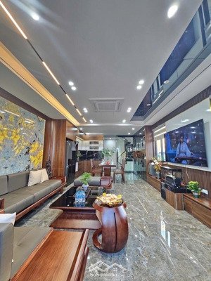 nhà đẹp cổ linh - long biên - 55m2- 8 tầng - thang máy- gara 2 otto.