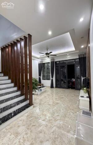 bán nhà ngõ Hòa Bình 50m2 nhà đẹp ở luôn cách mặt phố 50m 8.3 tỷ