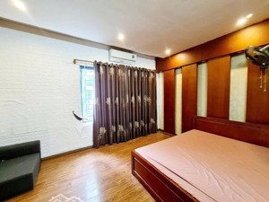 cho thuê nhà nguyên căn, đường ô tô dt 65x5 tầng. giá 28tr/tháng