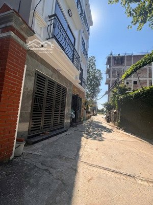 nhà đẹp trục chính oto đỗ cửa lh 