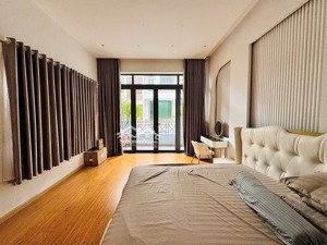 bán giấp nhà hẻm 10m thành thái - quận 10