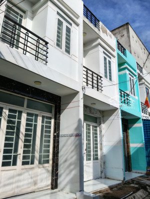 bán nhà long hậu mới 2 tầng 3*10m, 1,48 tỷ, gần sg village, gần lê văn lương,shr, không ngập nước