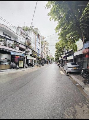 siêu hiếm nhà 4 tầng 2 mặt tiền nguyễn hoàng kẹp kiệt 6m,cách big c,sân bay chỉ 1 phút