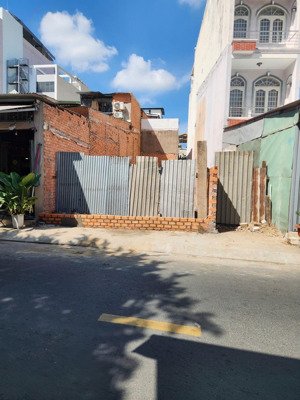 hàng hiếm khó tìm. khuôn đất siêu đẹp hẻm 8m bạch đằng - dt: 6x20m. phù hợp xây tòa nhà 6-7 tầng.