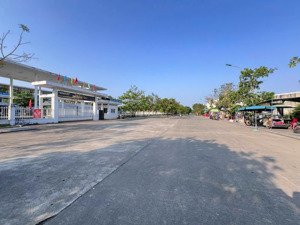 chào bán lô góc thuôc dư án godenhiul. dtich 151m đg 10,5m giá tốt nhất khu.