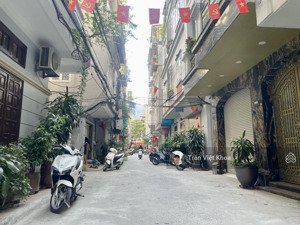 giá tuyệt chủng hơn 10 tỷ phố định công! nhà đẹp 5 tầng - ô tô tránh - full nội thất