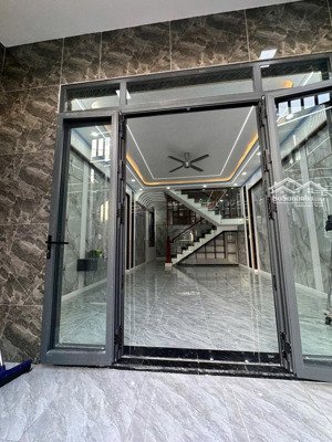 nhà mt đường bc ngang rộng (5 x 14m. 67,9m ) đường xe hơi 6m thông thoáng-tặng nội thất 20tr