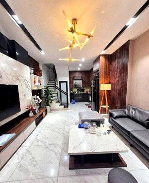 bán nhà hồ tùng mậu - dân xây - ngõ thông ô tô - 38m - mt4,6m - cạnh chợ buôn bán tốt - chỉ 8,3 tỷ