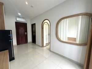 cho thuê căn hộ 45m2, full nt, 1pn, nhà mới, thang máy giáp phan đăng lưu. lh 