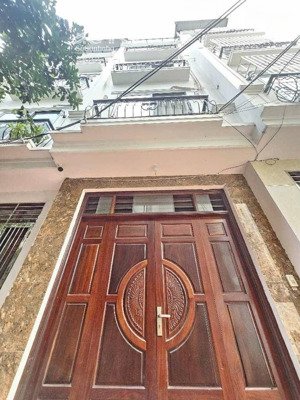 bán nhà 38.5m x 5 tầng - 6 phòng ngủ, hàng xóm aeon mall, cầu vĩnh tuy - ngõ nông thoáng - giá rẻ