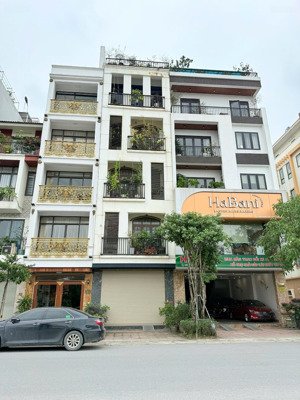 nhà mặt phố cổ ngọc lâm dt 275m2 vị trí siêu hiếm, kinh doanh bất chấp sổ đẹp nở hậu, vượng lộc