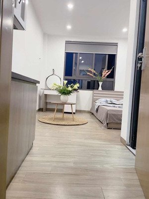 cho thuê phòng trọ đầy đủ nội thất, nhà vệ sinh riêng, có thang máy và dọn dẹp tại đình thôn