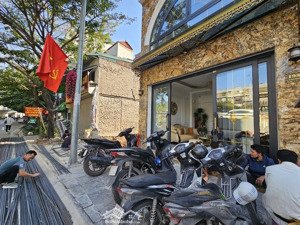 linh lang cực hiếm nhà bán. ôtô đỗ cổng. một nhà ra phố. ở kết hợp kinh doanh hoặc văn phòng hết ý